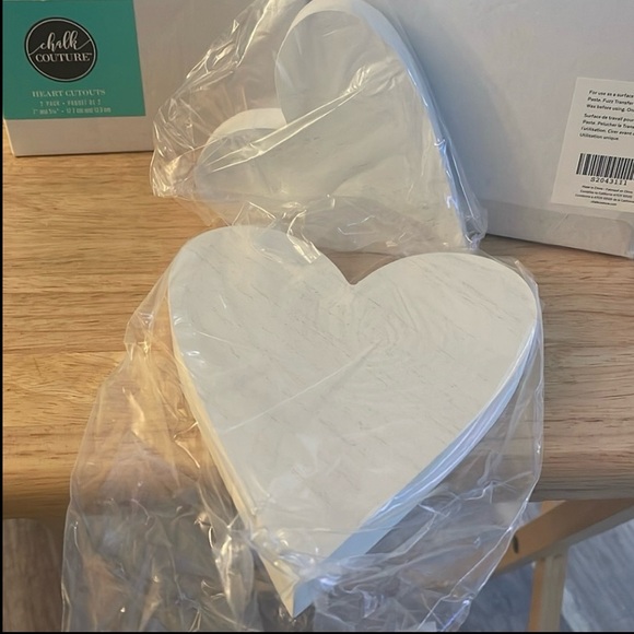 Chalk Couture Heart Cutouts. Set of 2 NIP - Picture 1 of 2